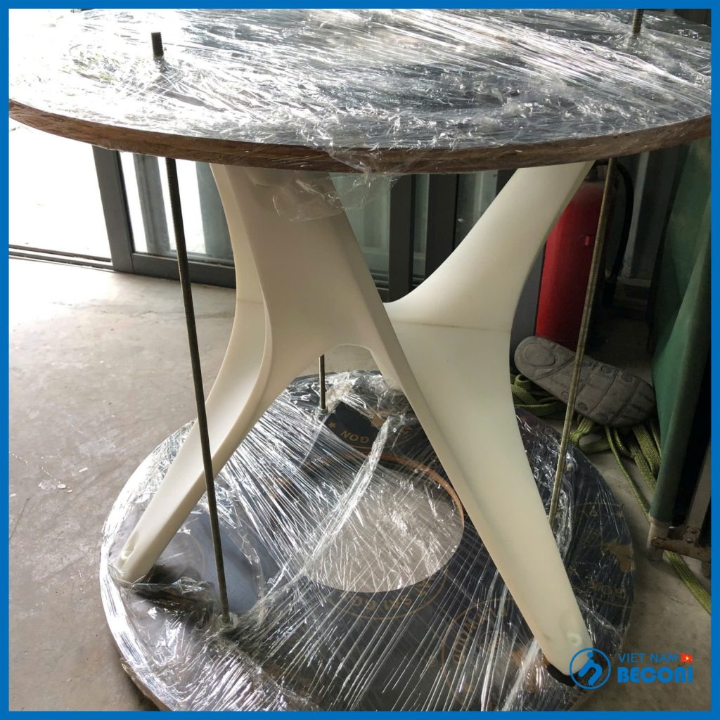 Cường Thái Group (CT3D Group) là đơn vị uy tín tại Việt Nam cung cấp dịch vụ in 3D kim loại đa dạng vật liệu, đáp ứng mọi nhu cầu từ nghiên cứu – tạo mẫu – sản xuất công nghiệp – y tế – hàng không – nghệ thuật. Với hơn 800+ dự án kim loại thành công và đội ngũ kỹ sư hơn 10 năm kinh nghiệm, CT3D Group mang đến giải pháp toàn diện từ thiết kế – mô phỏng – in ấn – xử lý bề mặt – kiểm định chất lượng theo tiêu chuẩn quốc tế. Công nghệ chủ đạo mà Cường Thái Group sử dụng là SLM (Selective Laser Melting) và DMLS (Direct Metal Laser Sintering) – những công nghệ in 3D kim loại tiên tiến nhất hiện nay. Hệ thống máy in công nghiệp của chúng tôi đạt độ chính xác ±0.02 mm, khổ in tối đa 250×250×300 mm, công suất laser 500 W, có thể in liên tục 24/7. CT3D Group hỗ trợ đa dạng vật liệu kim loại kỹ thuật cao, bao gồm: Thép không gỉ (316L, 17-4PH): độ bền cao, chịu ăn mòn, dùng trong cơ khí và y tế. Nhôm hợp kim (AlSi10Mg): nhẹ, tản nhiệt tốt, phù hợp cho hàng không và robot. Titanium (Ti6Al4V): tương thích sinh học, lý tưởng cho cấy ghép y tế và linh kiện chịu lực. Inconel 718 / 625: chịu nhiệt cao, dùng trong động cơ turbine và thiết bị năng lượng. Cobalt Chromium (CoCr): bền cơ học, dùng trong nha khoa và khớp nhân tạo. Nhờ khả năng in được cấu trúc lattice phức tạp, rỗng nhẹ và tối ưu khối lượng, dịch vụ in 3D kim loại của Cường Thái Group giúp doanh nghiệp giảm 60% thời gian gia công, tiết kiệm 30% chi phí vật liệu và rút ngắn chu kỳ phát triển sản phẩm. Bên cạnh in 3D theo file khách hàng, CT3D Group còn cung cấp dịch vụ thiết kế ngược, quét 3D, mô phỏng FEA, hậu xử lý (polish, sandblast, anod, heat treatment) – đảm bảo sản phẩm đạt chất lượng thẩm mỹ và kỹ thuật cao nhất. Với năng lực sản xuất quy mô công nghiệp và kinh nghiệm phục vụ hơn 200 đối tác trong và ngoài nước, Cường Thái Group (CT3D Group) khẳng định vị thế tiên phong trong lĩnh vực in 3D kim loại đa vật liệu tại Việt Nam, đồng hành cùng khách hàng trong hành trình đổi mới công nghệ và nâng tầm giá trị sản phẩm Việt. Cường Thái Group cung cấp dịch vụ 3d tại việt nam hà nội tphcm thủ đức Industrial 3D printing, In 3D công nghiệp, SLA 3D printing, In 3D SLA, Ultra fine 3D printing, In 3D siêu mịn, High precision 3D printing, In 3D độ chính xác cao, Resin 3D printing technology, Công nghệ in 3D resin, SLA resin prototype, Mẫu thử in 3D SLA, Industrial grade 3D printer, Máy in 3D công nghiệp, Smooth surface 3D printing, In 3D bề mặt siêu mịn, High resolution SLA printing, In 3D SLA độ phân giải cao, Professional 3D printing service, Dịch vụ in 3D chuyên nghiệp