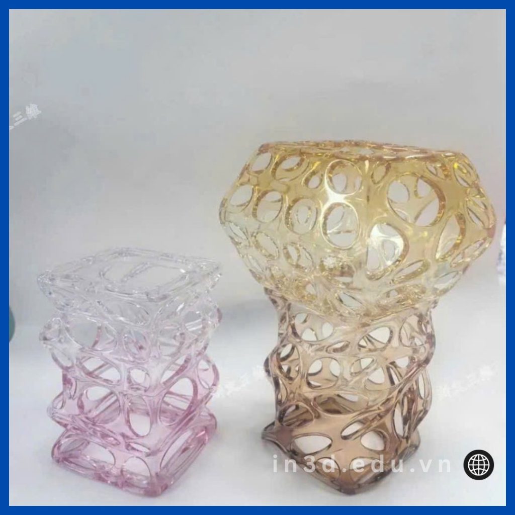 Công nghệ in 3d trong suốt đang được ứng dụng rộng rãi trong ngành công nghiệp, kiến trúc, thiết kế sản phẩm, y tế và nghệ thuật, mang lại hiệu quả nổi bật trong việc chế tạo mẫu, thử nghiệm ý tưởng và sản xuất các chi tiết có giá trị cao. Với đội ngũ kỹ sư giàu kinh nghiệm và hệ thống máy in hiện đại, Cường Thái Group luôn cam kết đem đến dịch vụ in 3D chính xác – nhanh chóng – chuyên nghiệp cho khách hàng trong và ngoài nước. Transparent 3D printing, In 3D trong suốt, Clear resin 3D printing, In 3D bằng nhựa trong suốt, High transparency resin, Nhựa độ trong cao, Crystal clear 3D print, In 3D pha lê trong suốt, SLA clear resin printing, In 3D SLA nhựa trong, DLP transparent resin model, Mô hình resin trong suốt công nghệ DLP, Polished clear 3D object, Sản phẩm 3D trong suốt được đánh bóng, Optical-grade resin printing, In 3D bằng nhựa quang học, Transparent prototype printing, In mẫu thử trong suốt, 3D printed clear parts, Chi tiết in 3D bằng nhựa trong suốt .Cường Thái Group tự hào là đơn vị tiên phong tại Việt Nam trong lĩnh vực in 3D nhựa trong suốt cao cấp, với hơn 688+ dự án đã triển khai thành công. Chúng tôi mang đến giải pháp in 3D chất lượng cao, giúp tạo ra những sản phẩm có độ trong suốt vượt trội, bề mặt mịn và chi tiết sắc nét, đáp ứng cả nhu cầu thẩm mỹ lẫn kỹ thuật.